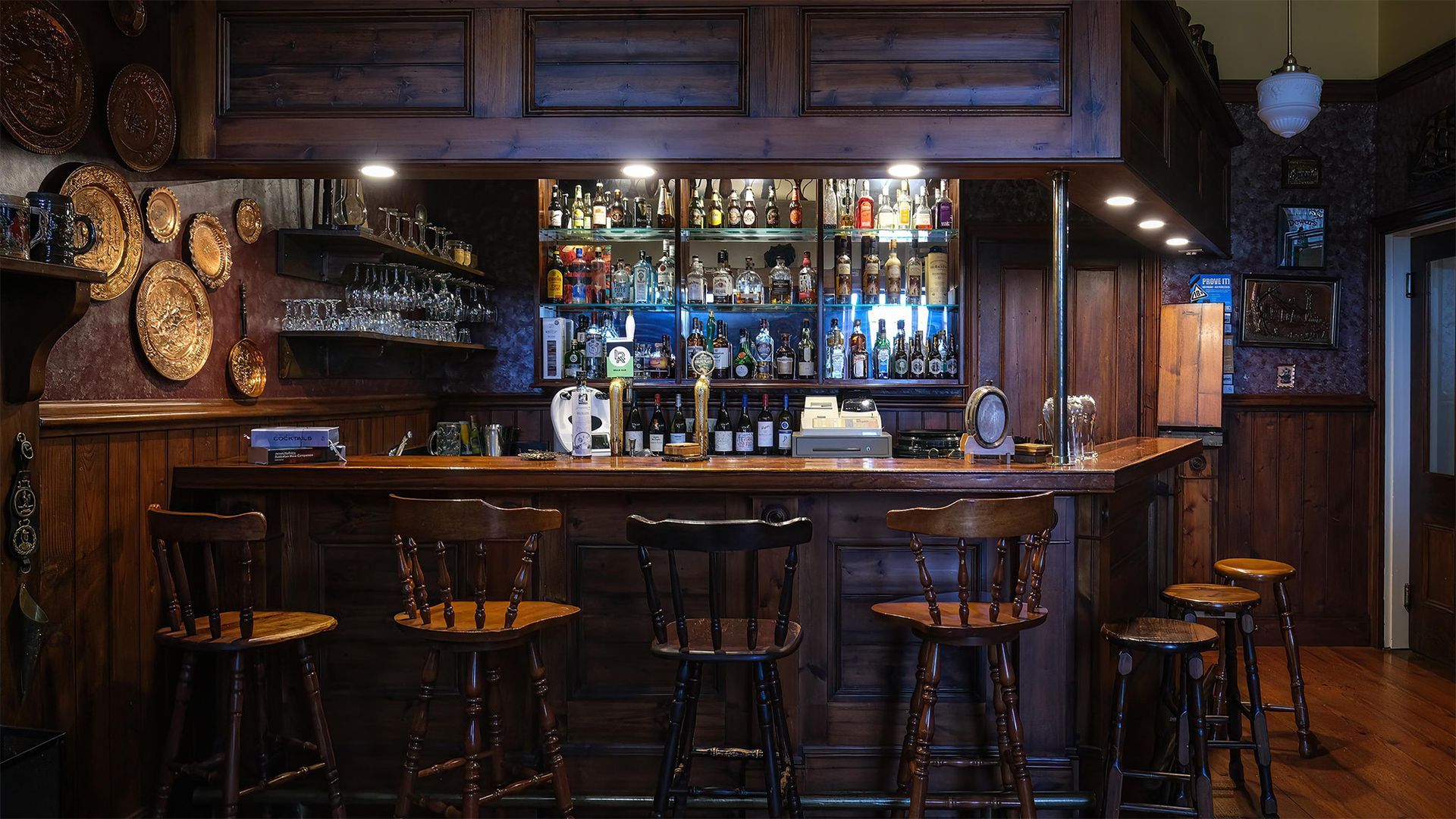 the bar at the fitzpatricks inn