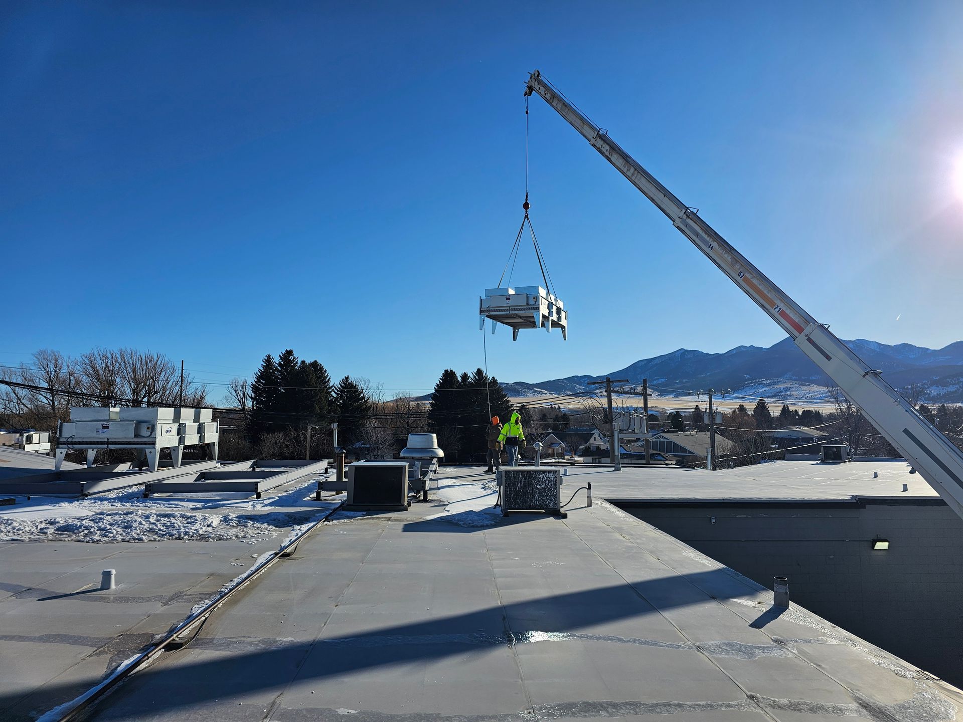 Crane Lifting Roof Top Units