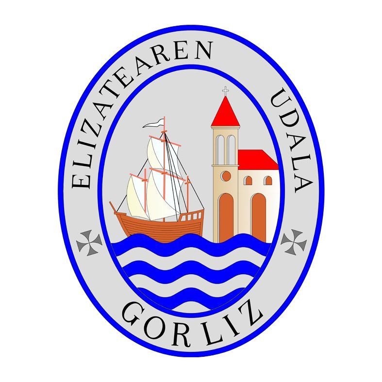 Escudo de armas de Gorliz, España, con un barco, una iglesia y agua; azul, blanco y naranja sobre un óvalo gris.