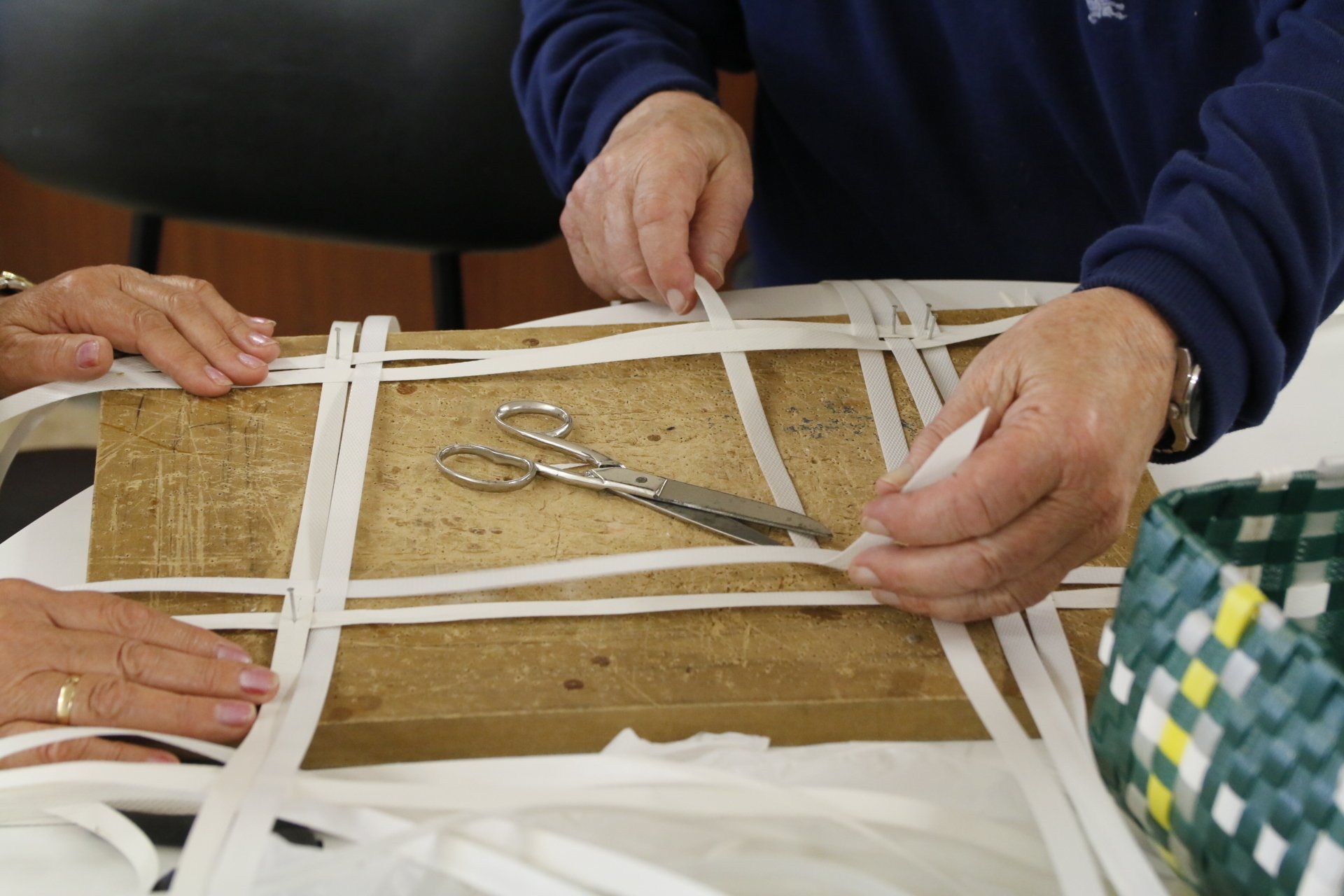 Taller de cestas recicladas