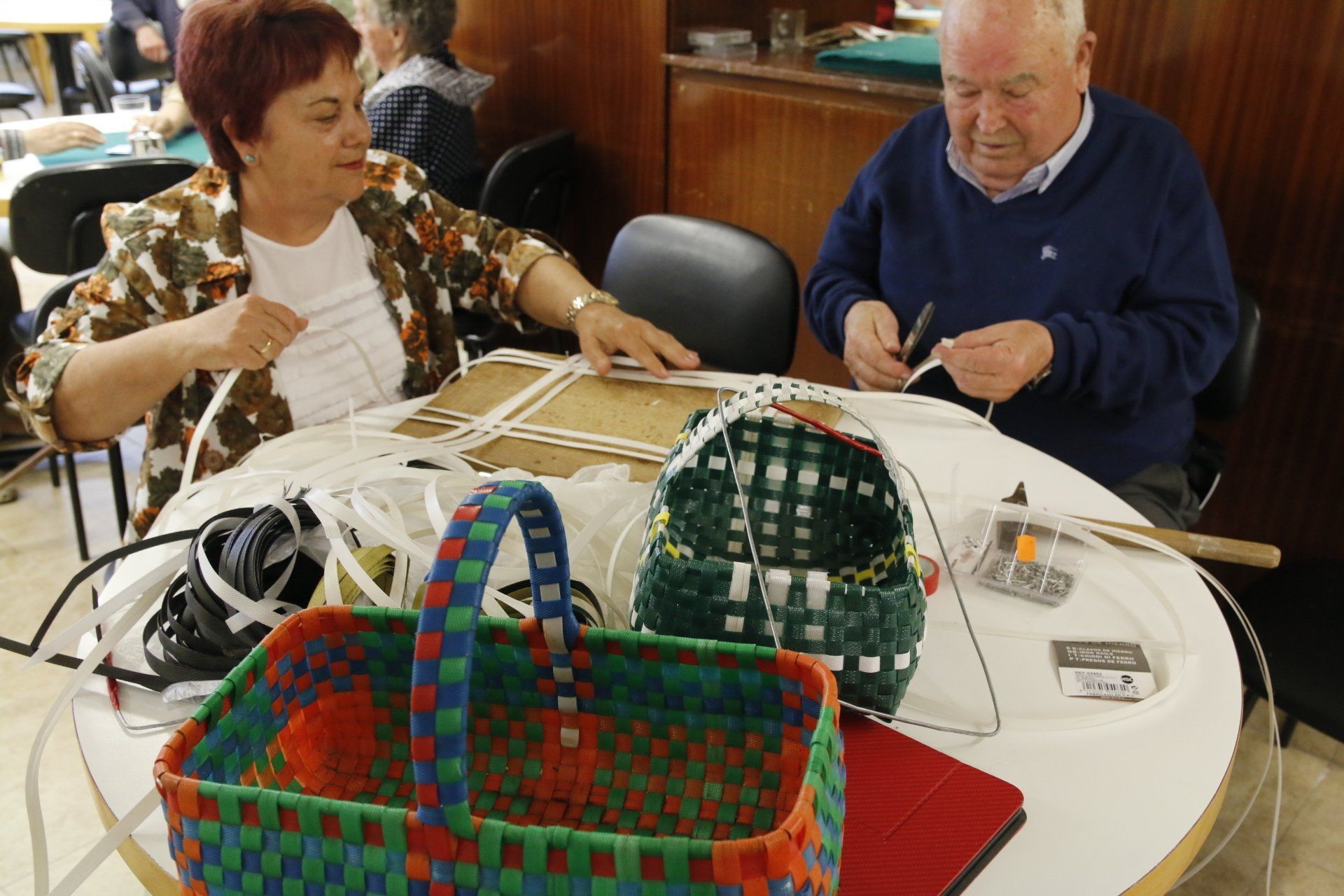 Taller de cestas recicladas