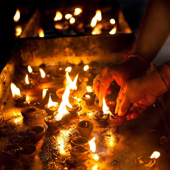 One year after a death a hindu priest conducts the shraddha rites