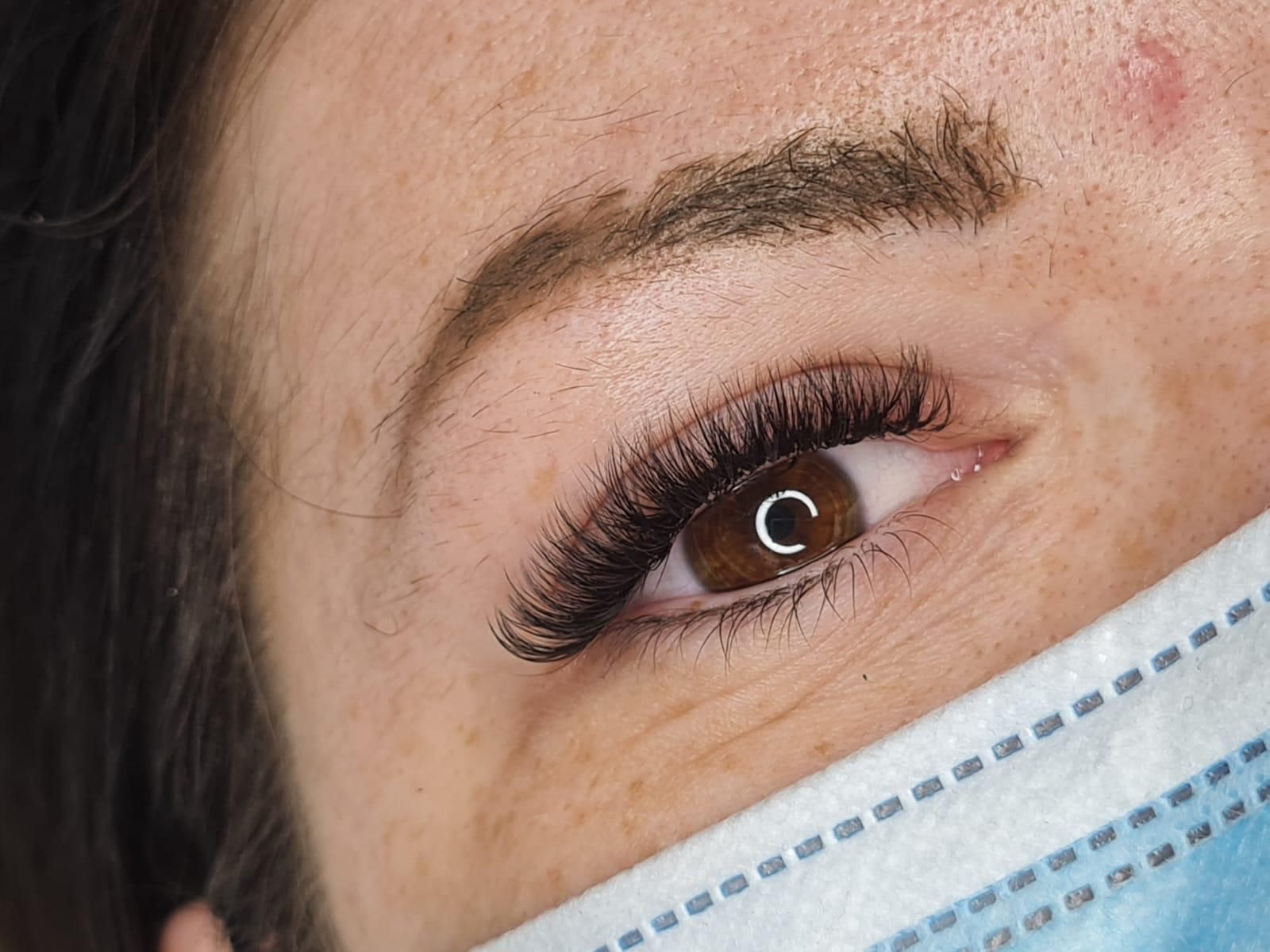 Extension Ciglia e Sopracciglia estetica luana