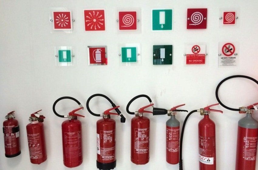 estintori e segnaletica di sicurezza