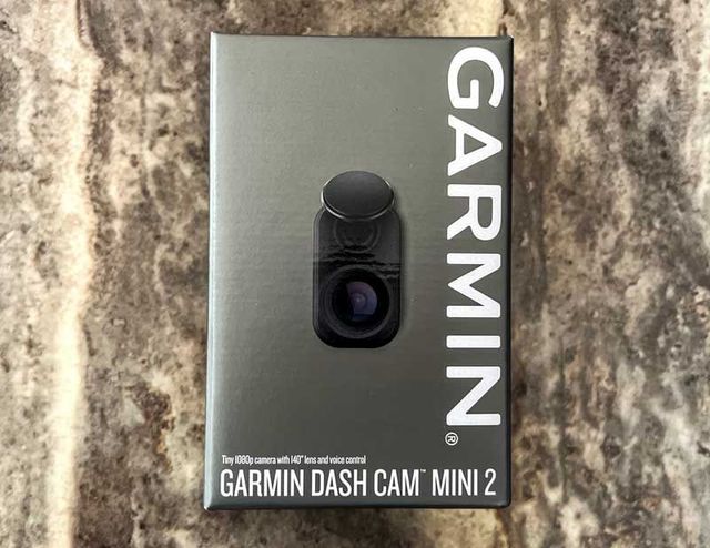 Test de la Garmin Dash Cam 67W