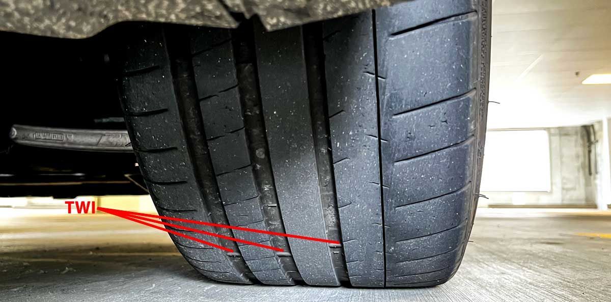 michelin pilot super sport thread wear indicators on a tire