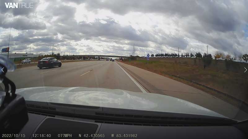 https://lirp.cdn-website.com/f23738df/dms3rep/multi/opt/vantrue-s1-camera-view-snapshot-when-driving-on-the-freeway-front-640w.jpg