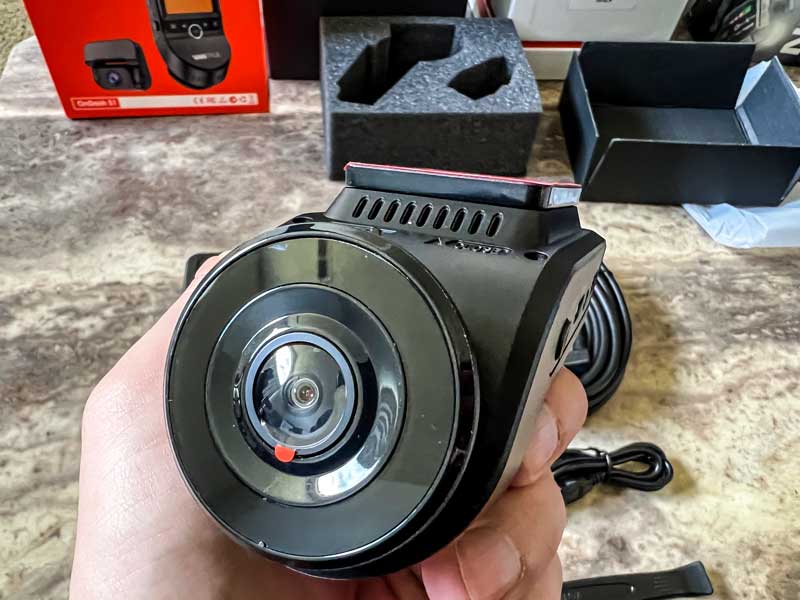 vantrue s1 dash cam held in hand