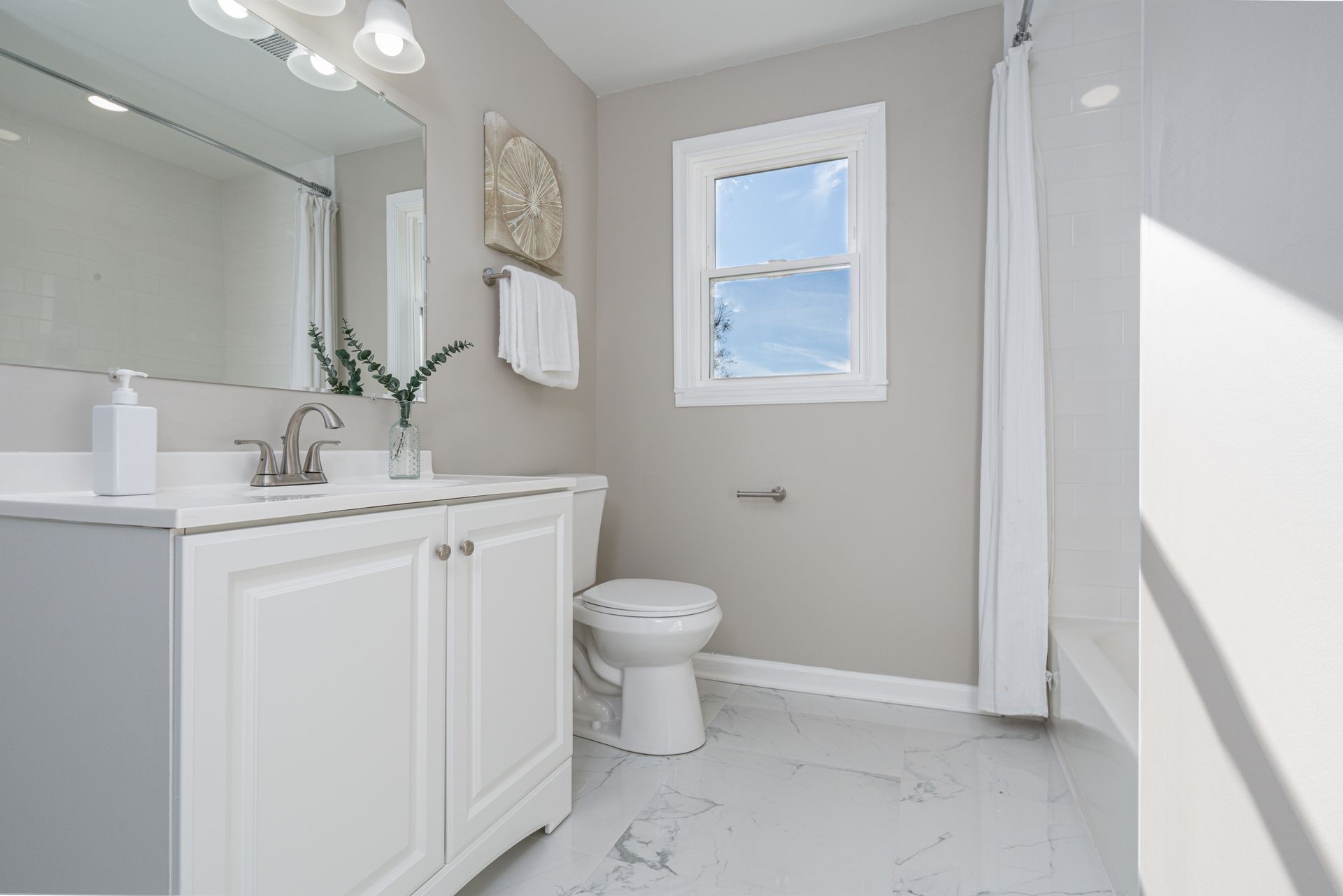 Luxurious Bathroom Interior