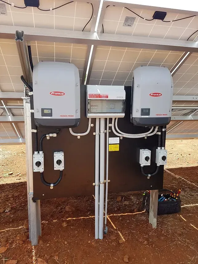 Electrical power system on solar panel construction