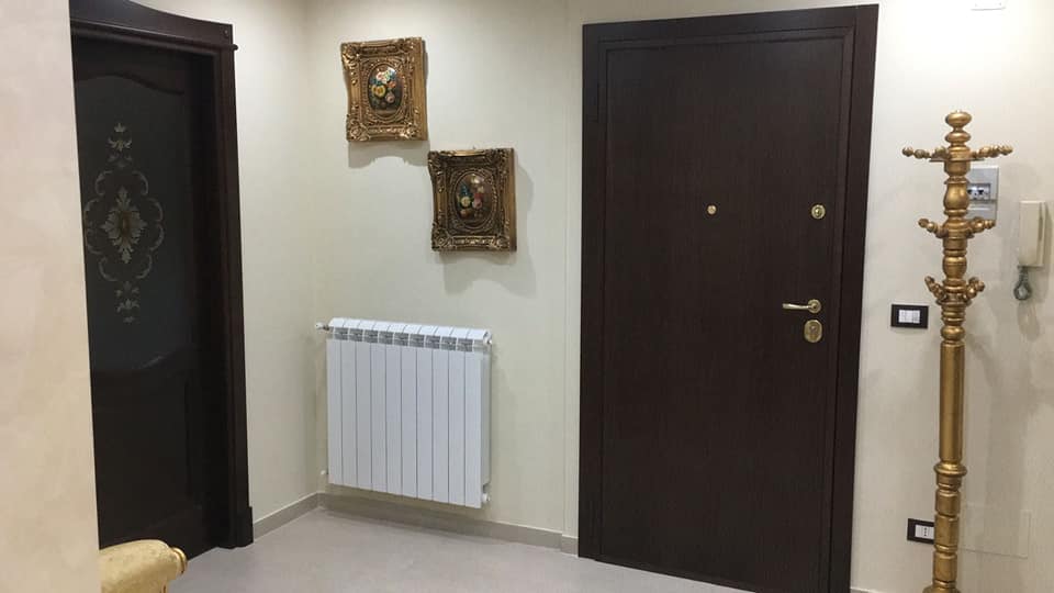 Porta d'ingresso e radiatore