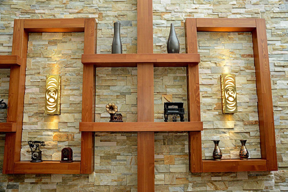 The Million Stone Hotel , Restaurant