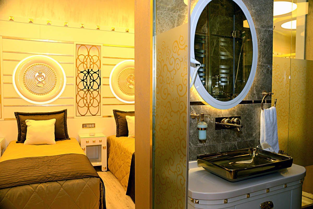 The Million Stone Hotel , Rooms