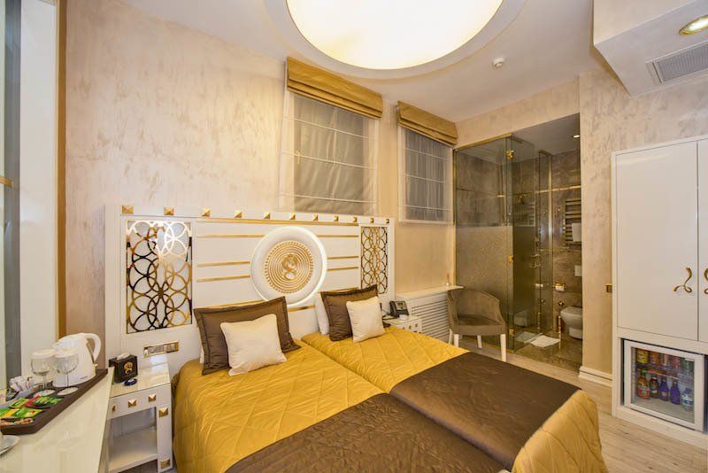 The Million Stone Hotel , Rooms