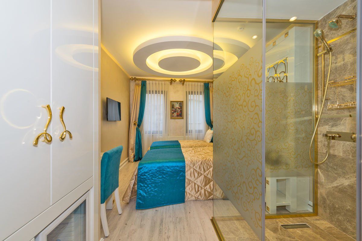 The Million Stone Hotel , Rooms