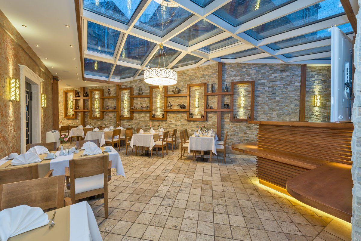 The Million Stone Hotel , Restaurant