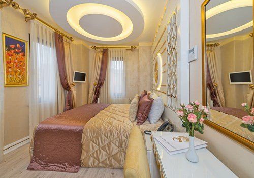 The Million Stone Hotel , Rooms