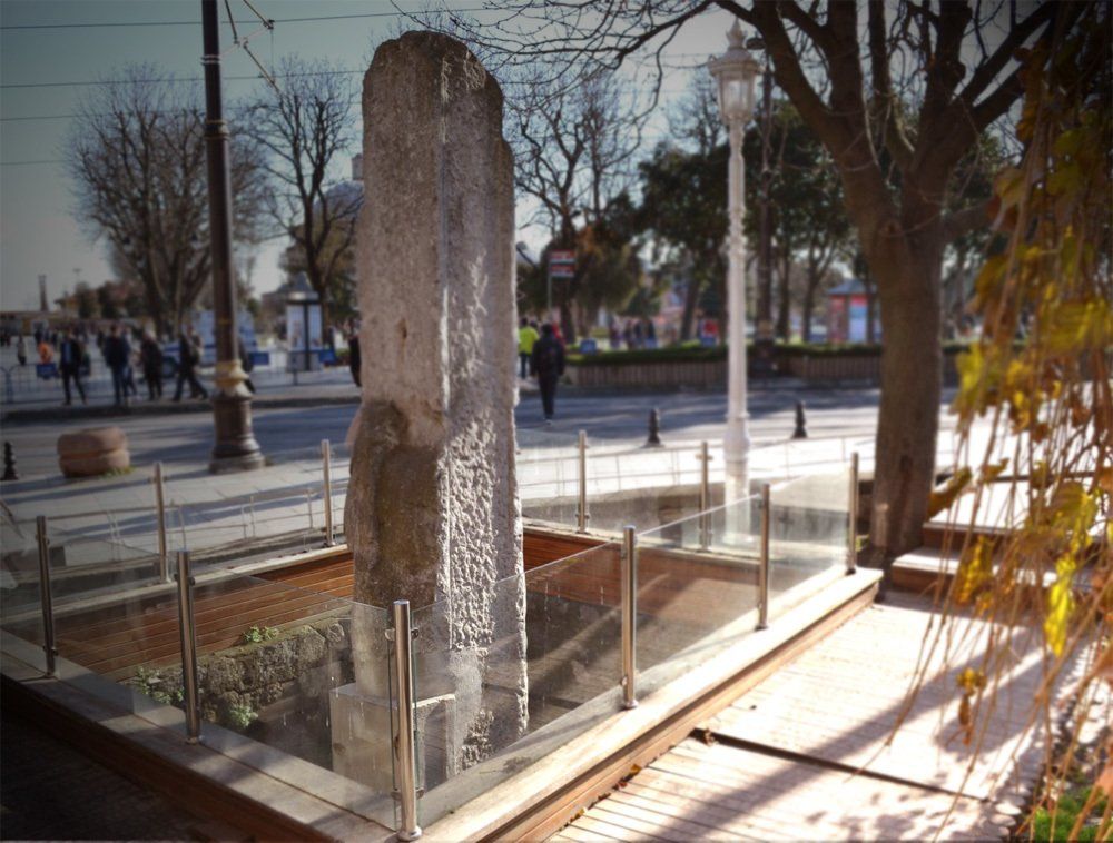 The Million Stone Hotel,  Milion Taşı