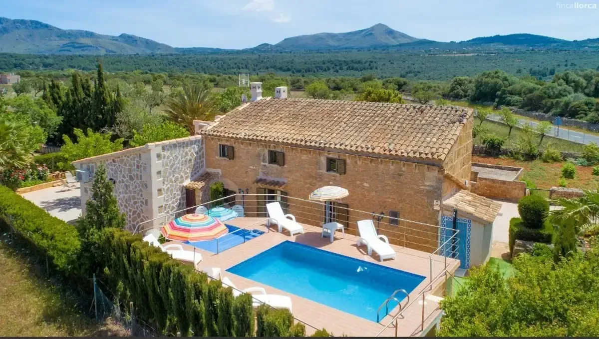Villa La Finca con piscina — alquiler vacacional en Mallorca