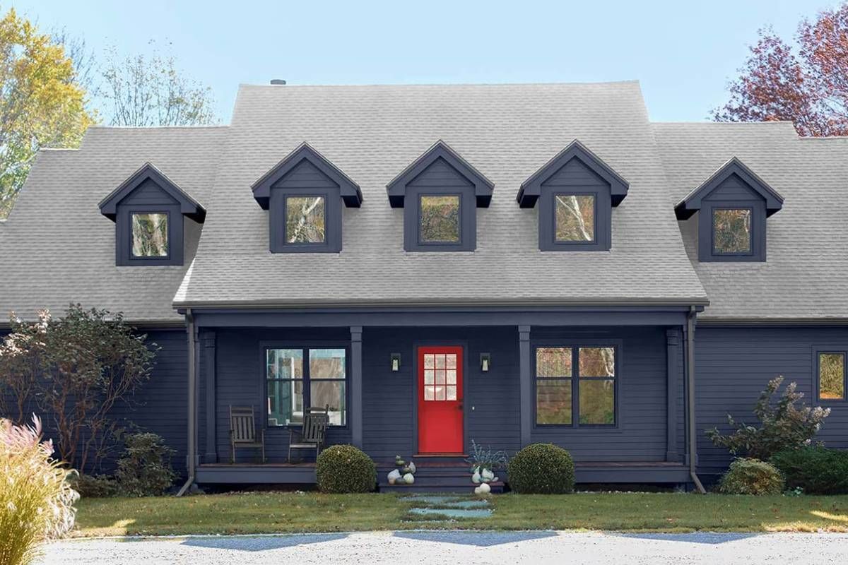 A home painted blue with Benjamin Moore exterior paint near Holland, Ohio (OH)