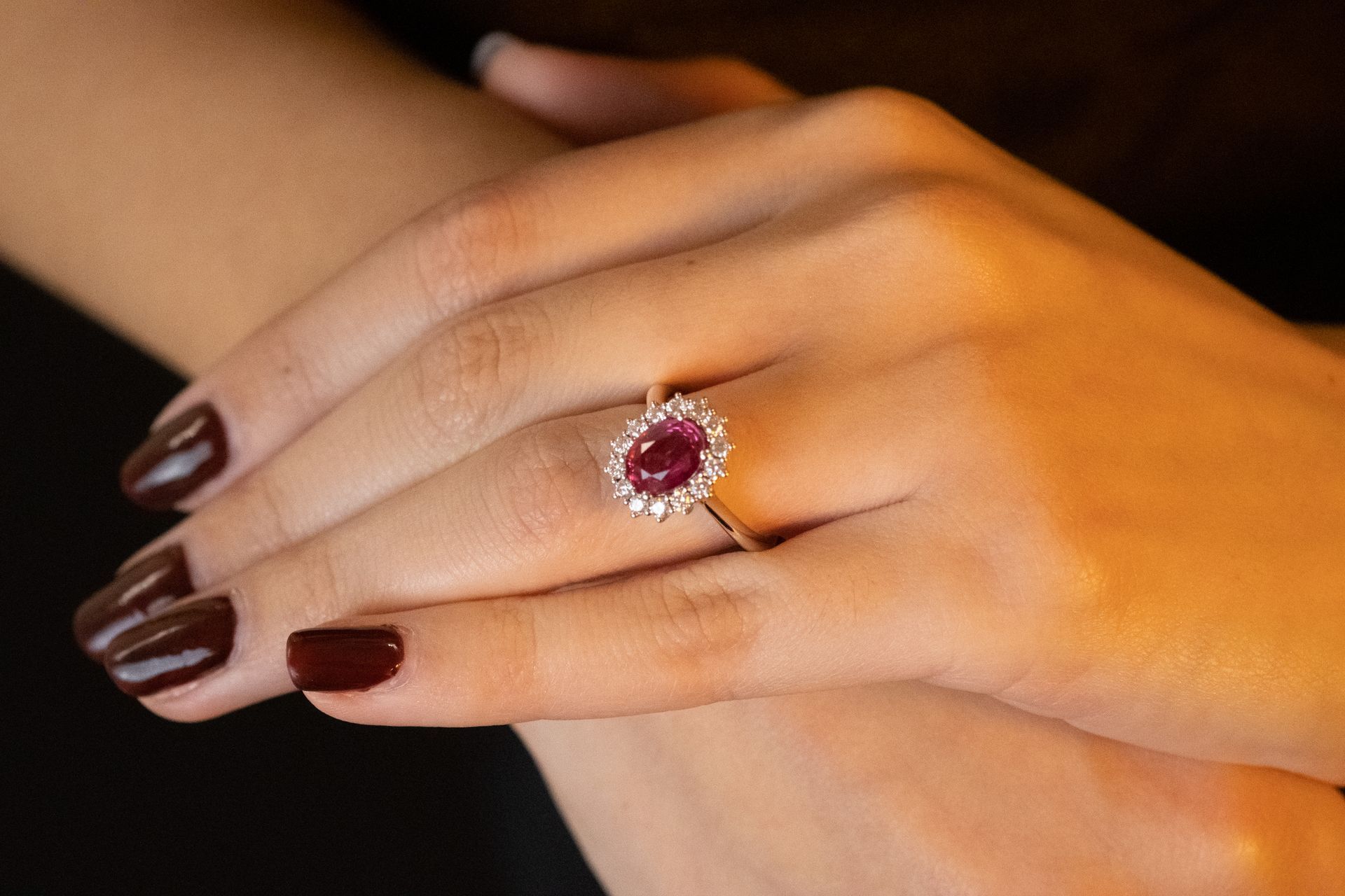 anello con rubino