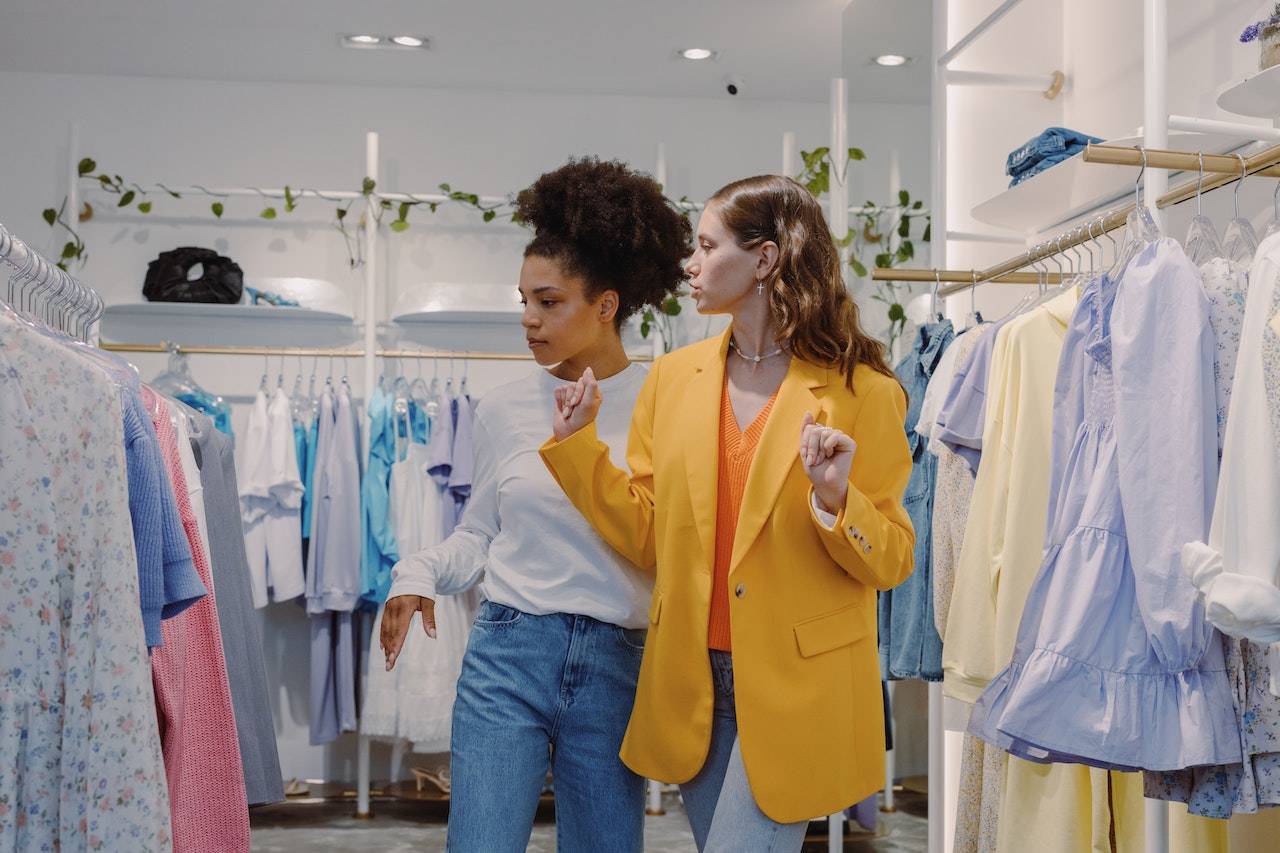 Clothing Stores Collaboration Network
