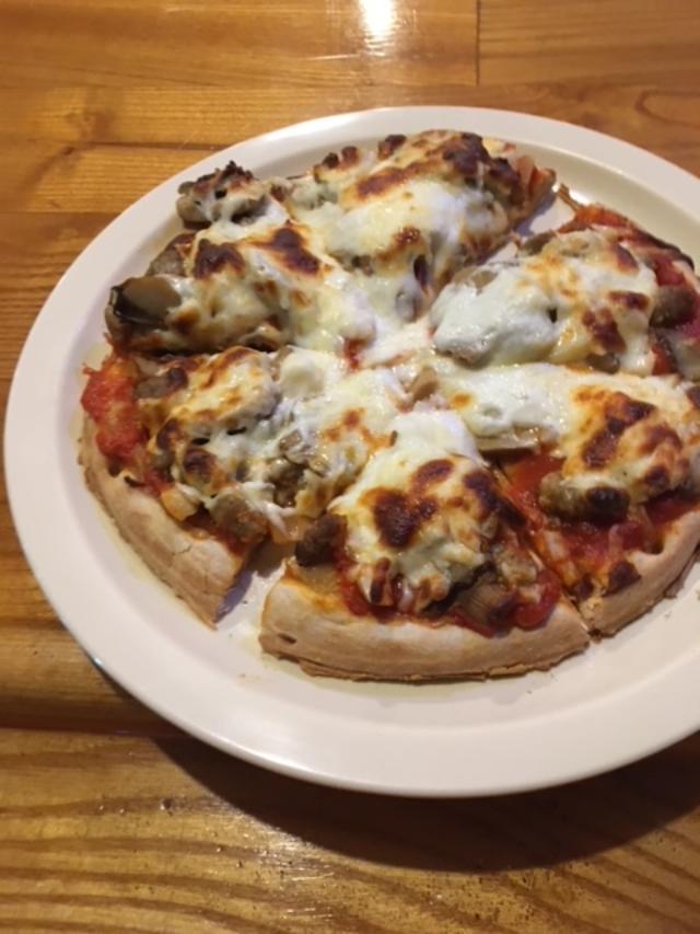 Bohemian Pizza — Lonsdale, MN — Brewster’s Bar & Grill