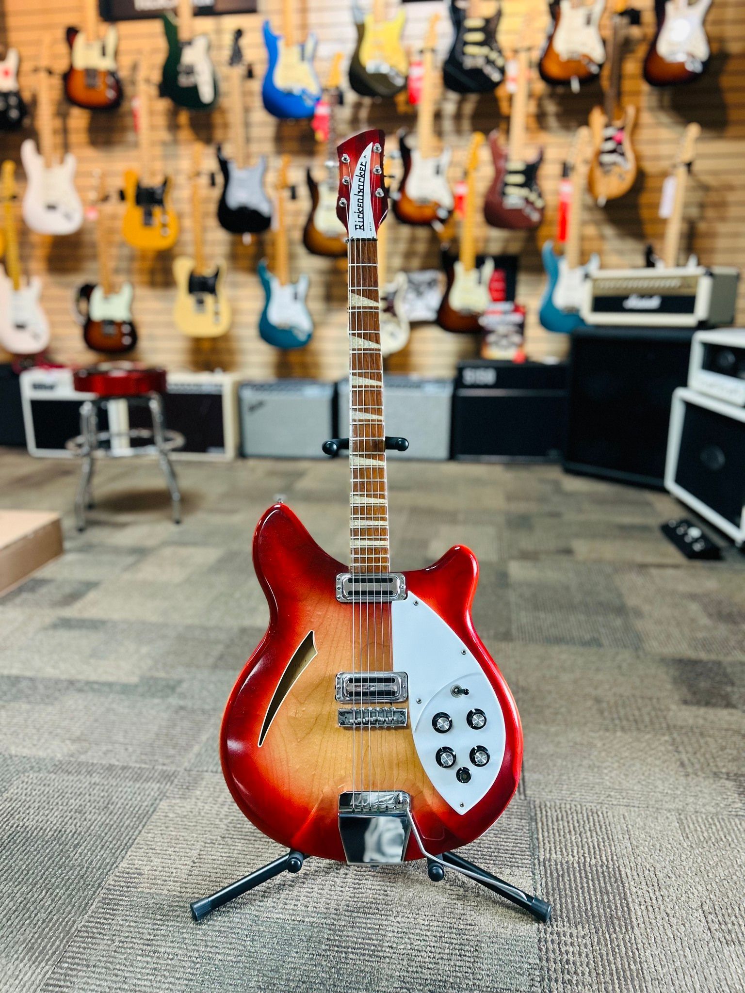 nashville guitar store