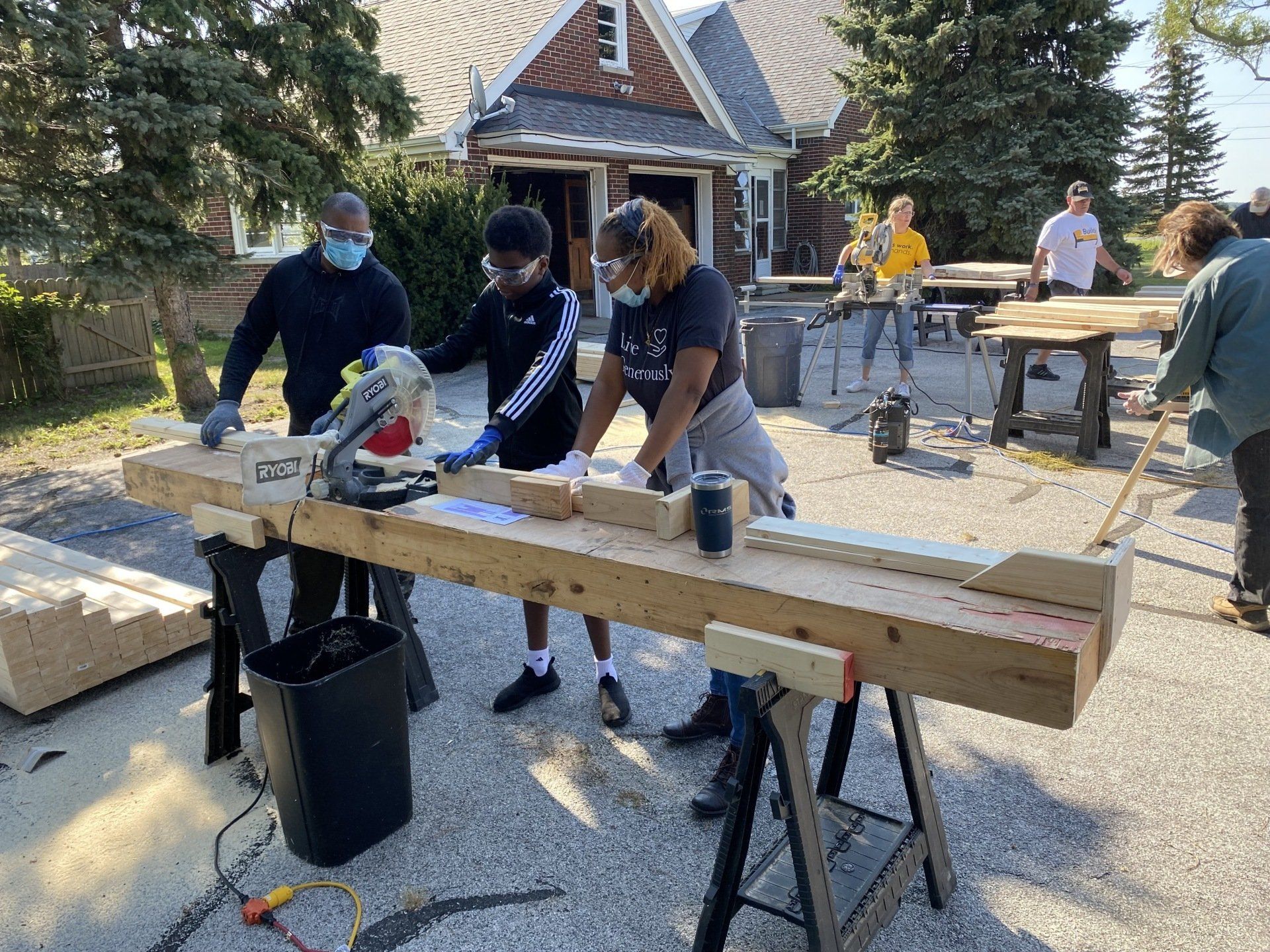 Let's Build Beds Volunteer