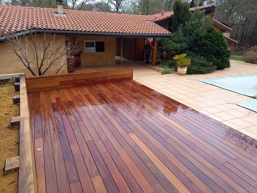 Terrasse en travertin silver gris