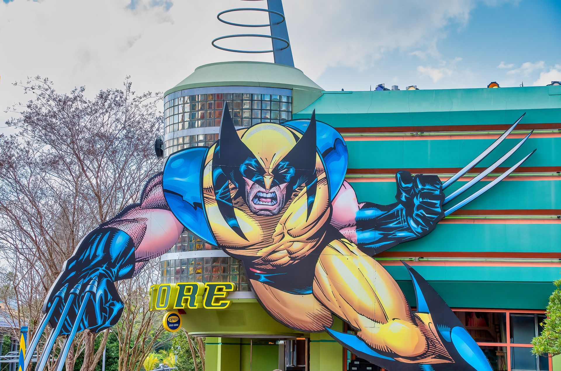 A large painting of wolverine on the side of a building