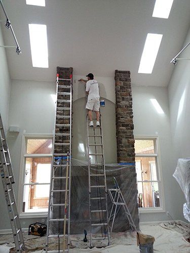 Painting wall - interior painting services in Elgin, IL