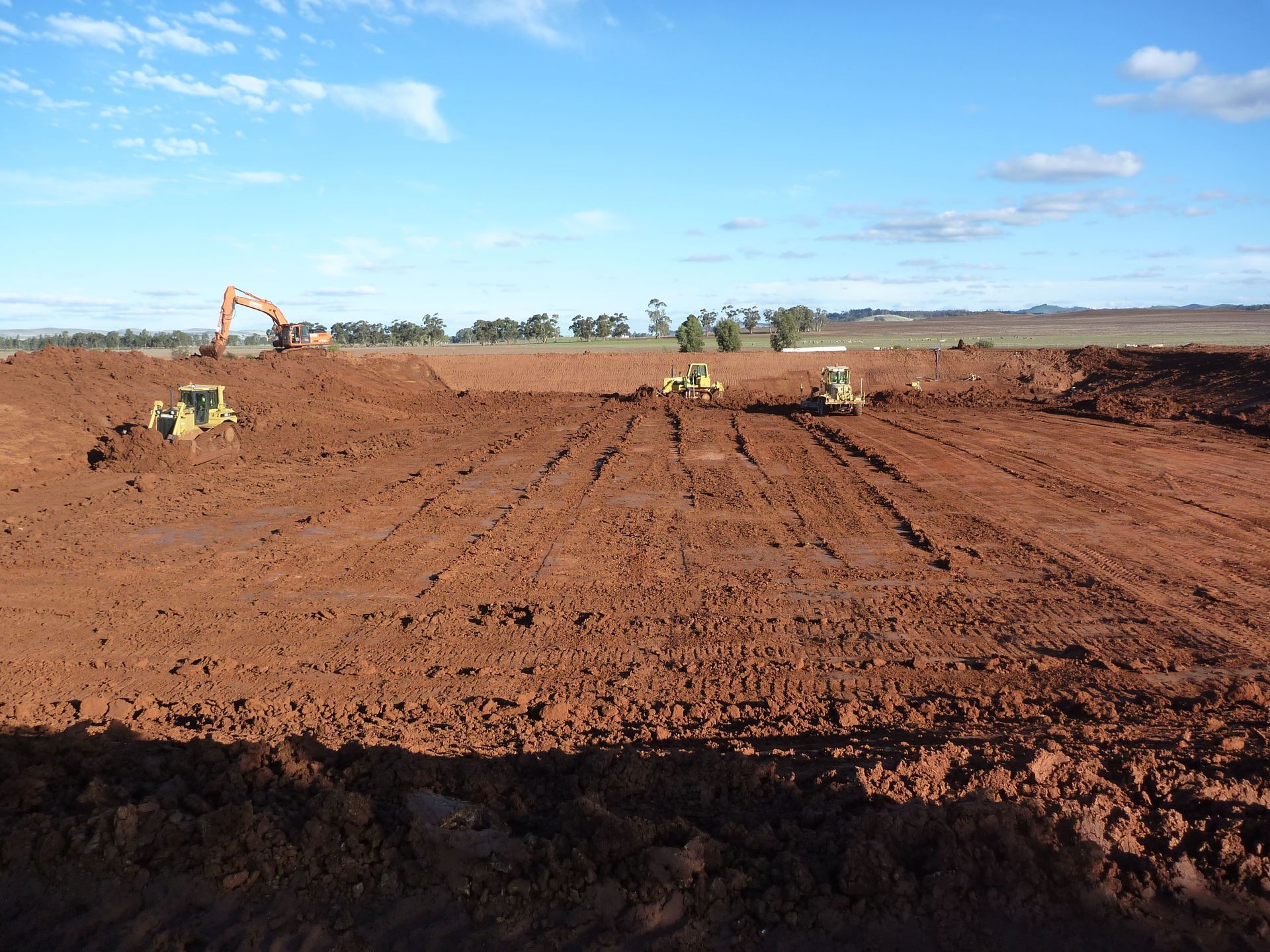 Several tractors are working on a dirt field | Murray Bridge, SA | Ridleys SA