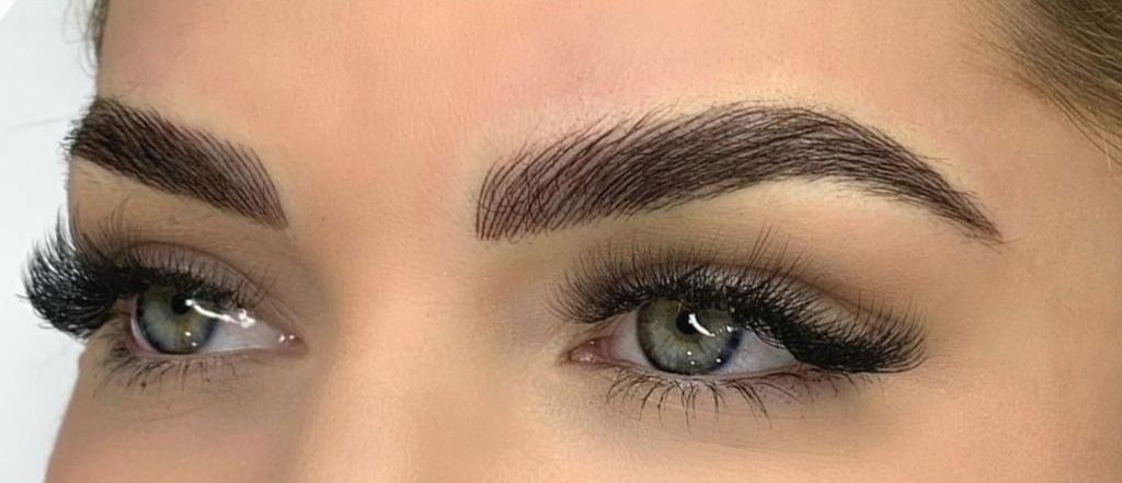 A close up of a woman 's eyes with long eyelashes — Sibina Cosmetic Tattoo Art In Broadbeach, QLD