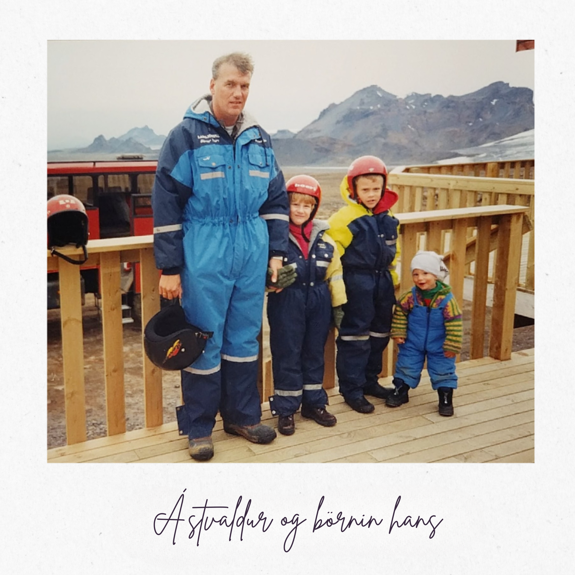Ástvaldur með börnum sínum þremur