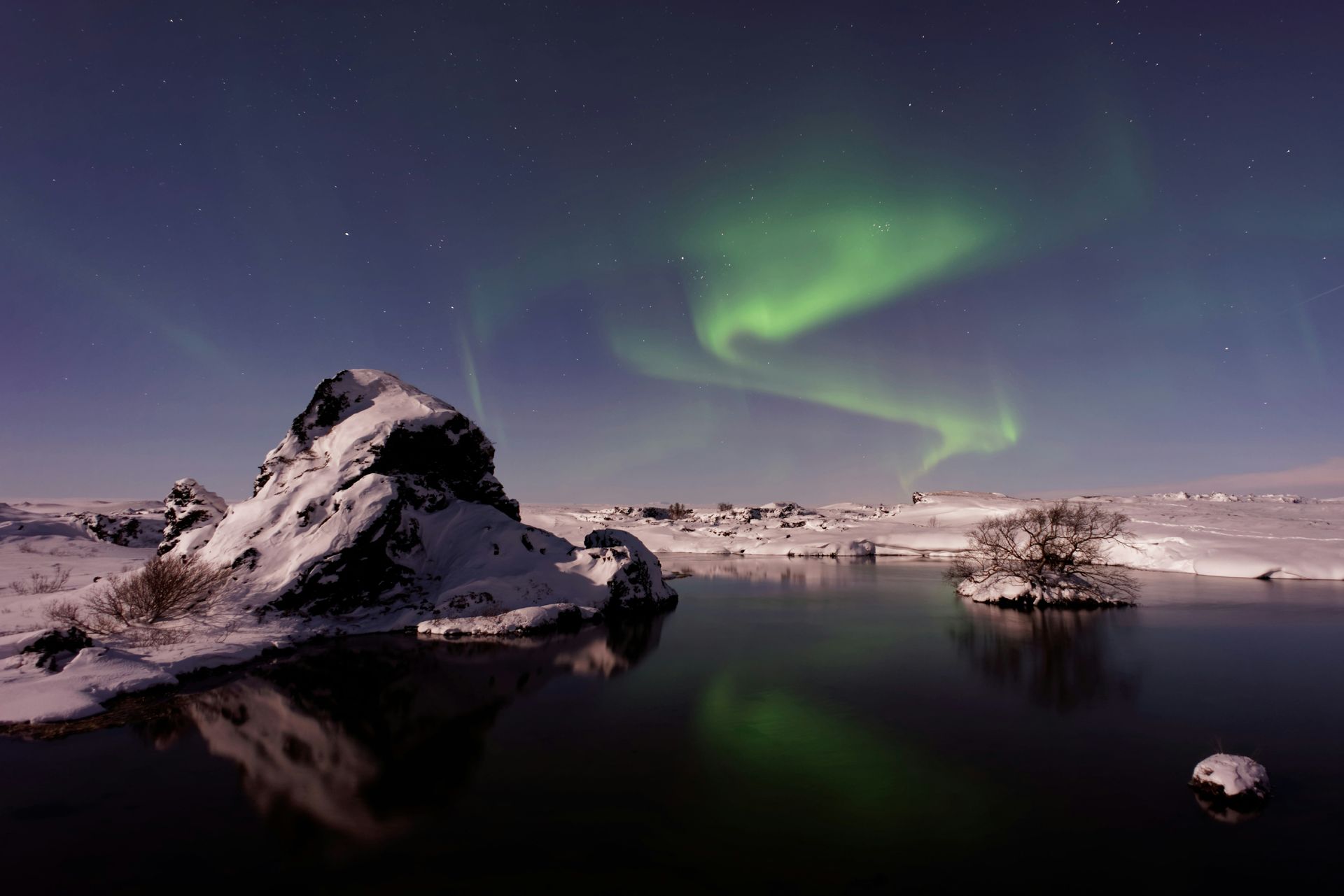 The northern lights in north of iceland, mývatn