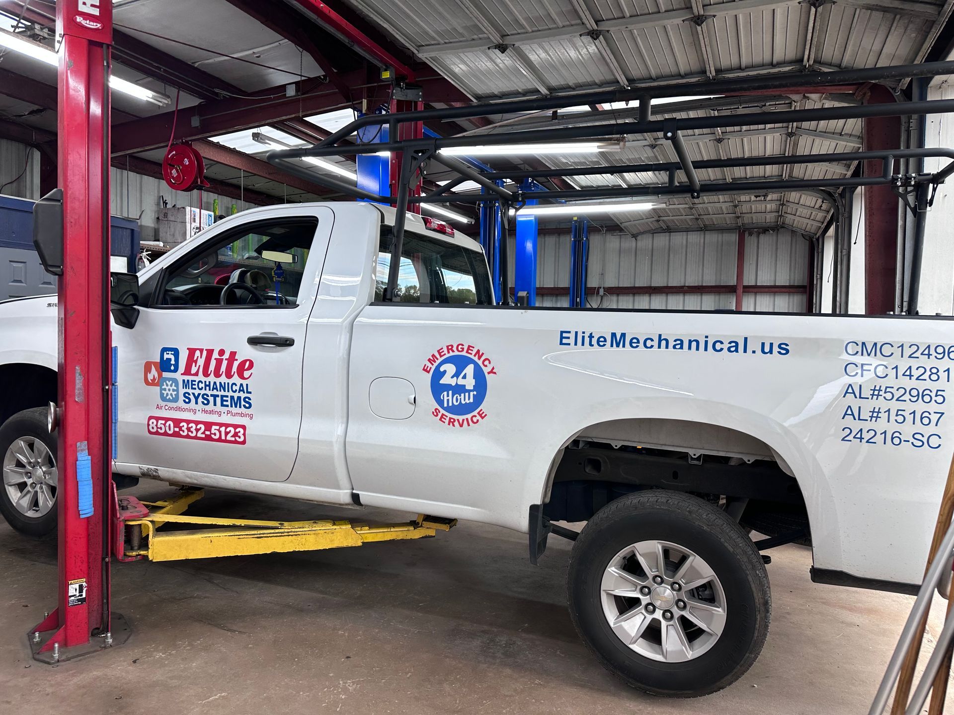 White Pick-up Truck | Pensacola AC & Auto Service Center