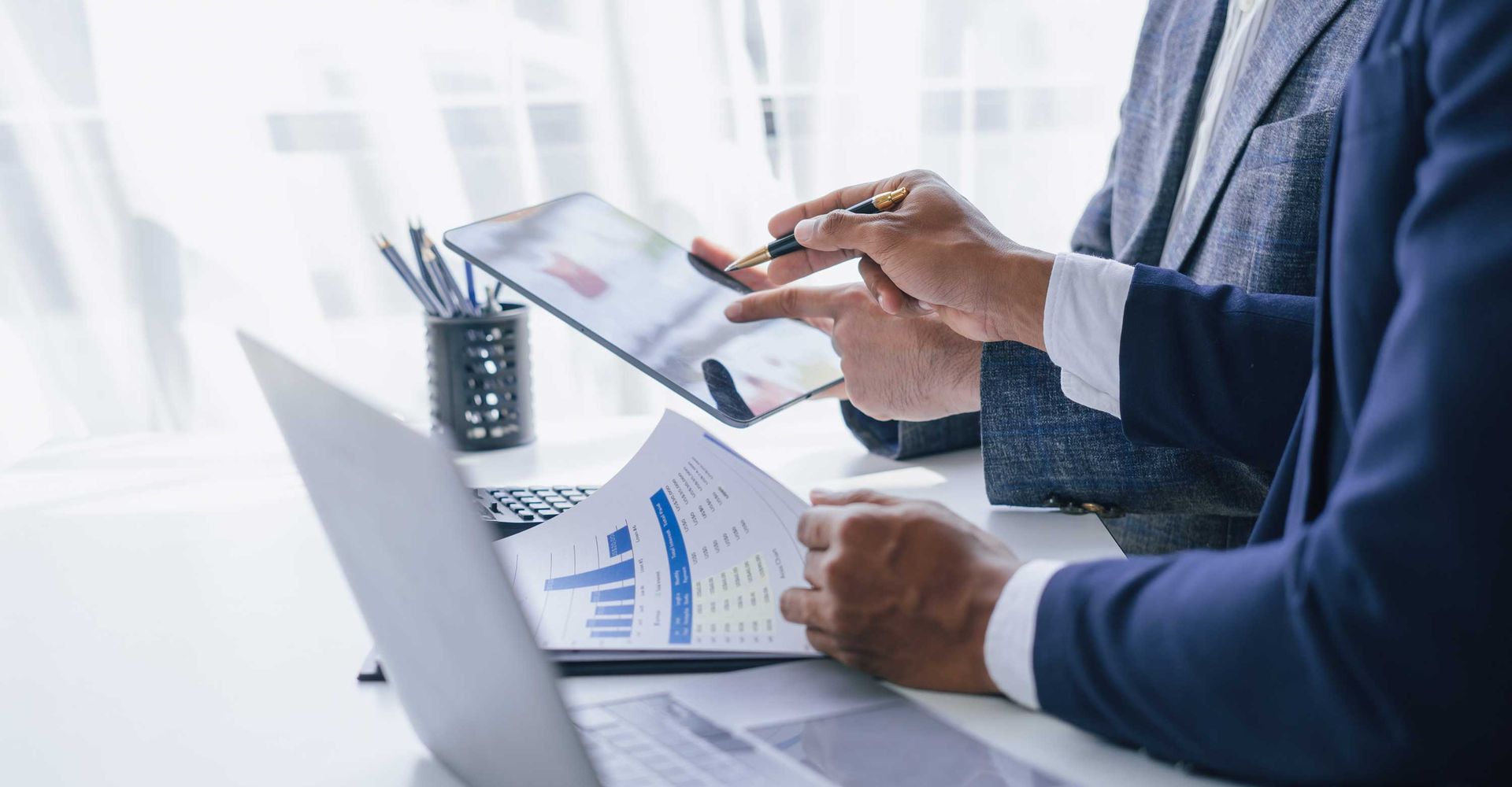 Consultant between bookkeepers and accounting lawyer consultation about asset. Consultant between bookkeepers and accounting lawyer consultation about asset.