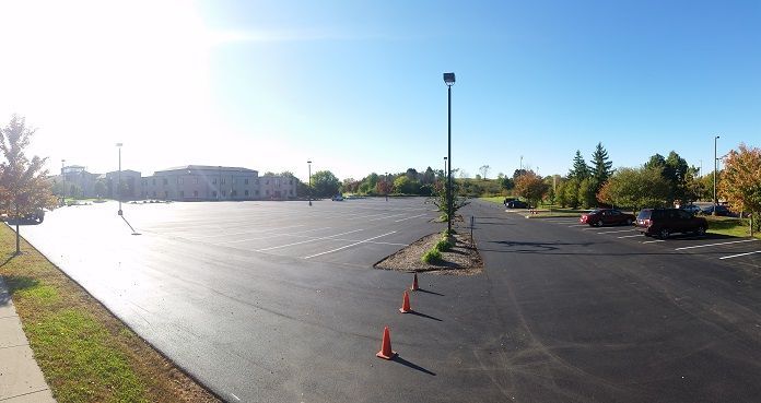 Spacious Parking Area | Elgin, IL | RG Asphalt & Concrete LLC