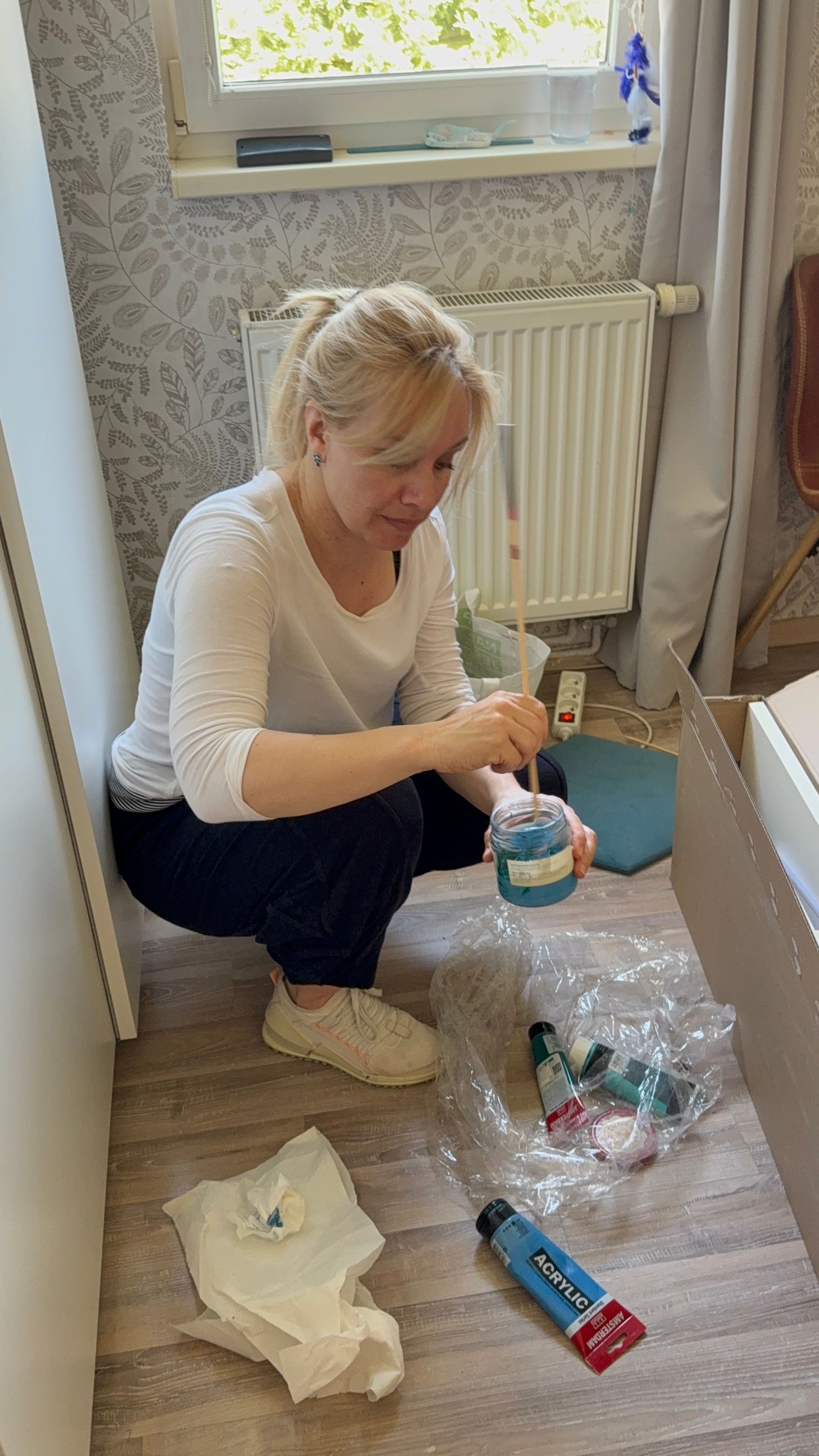 Veronika je malířka a výtvarnice.