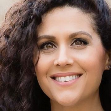 Kristi Lassalle headshot