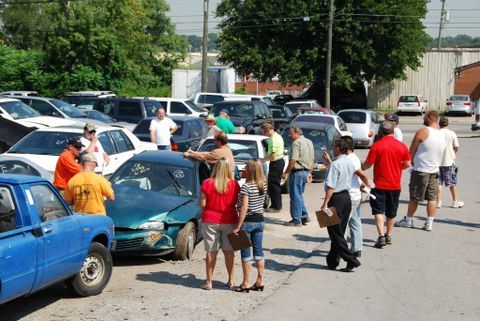 People Looking On The Wrecked Car — Nashville, TN — Martin’s Wrecker Service