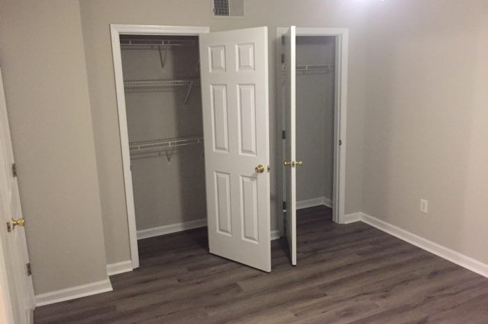 Collier Valley Apartments Closet