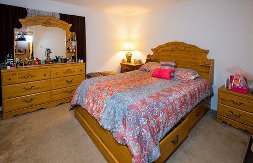 Redding Court Apartments Bedroom