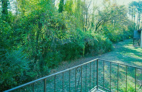 Redding Court Apartments Area