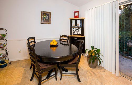 Redding Court Apartments Dining Area