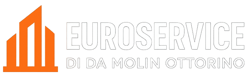 Edificio astratto arancione accanto alla scritta