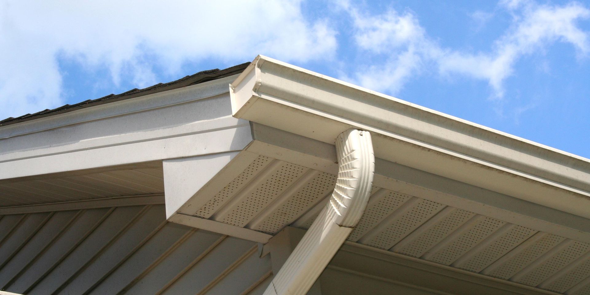 Home Gutter — Fredericksburg, VA — John Mills JR Roofing Co. Home Gutter — Fredericksburg, VA — John Mills JR Roofing Co.