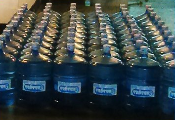 bidones de agua