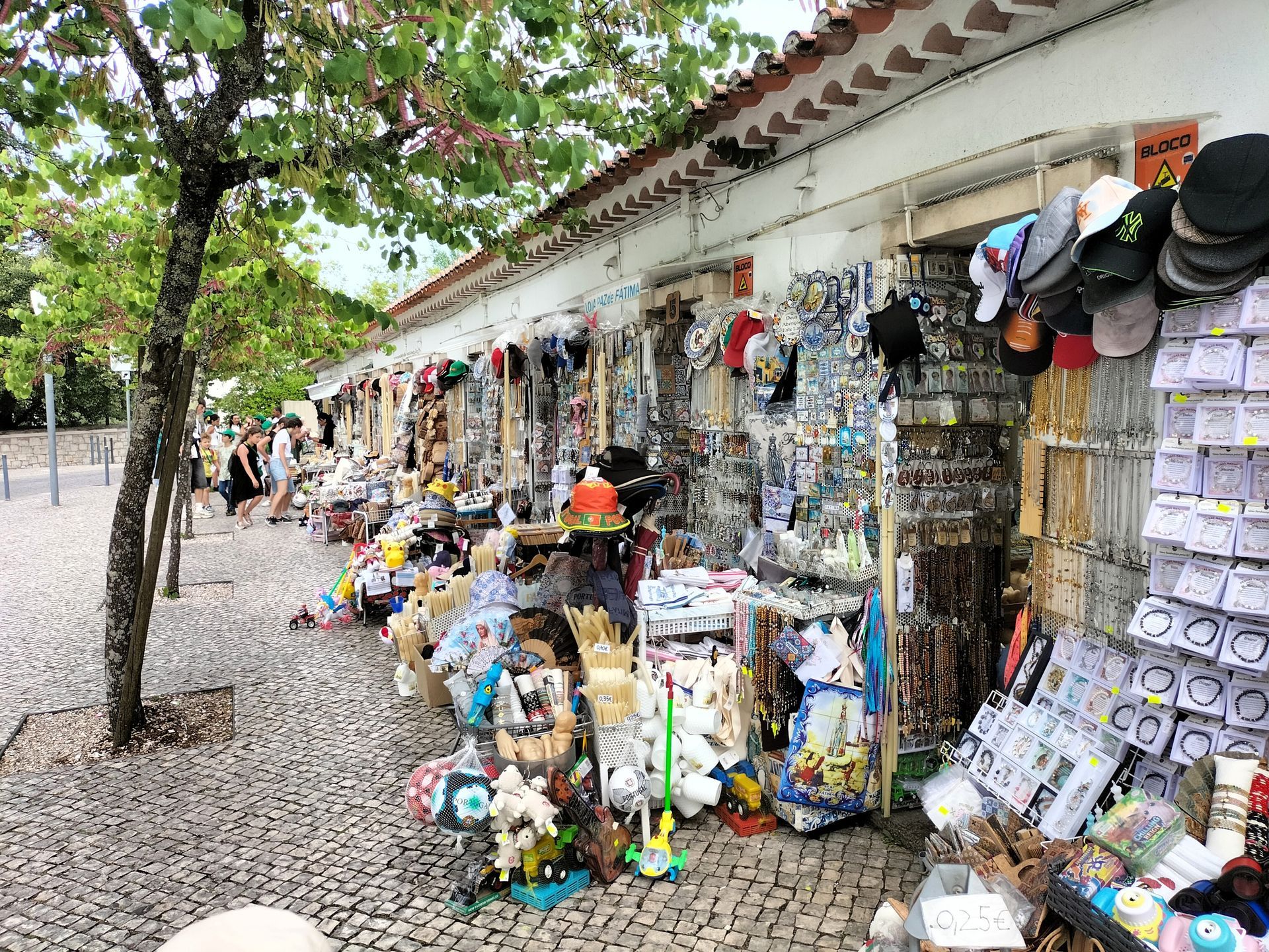 The-Amity-Family-Tours-And-Activities-Fátima-Shrine-Spiritual-Catholic-Basilica-Souvenirs